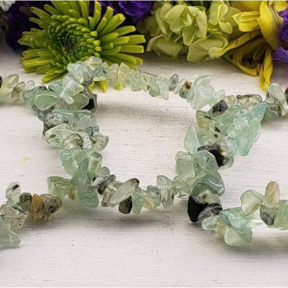 Prehnite Gemstone Chip Stretch Bracelet - Single Bracelet